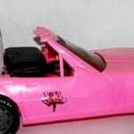 Nintendo 64 trasformato in una Barbie Corvette rosa