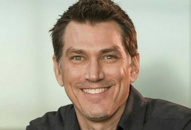 tomb-raider-game-director infinity ward