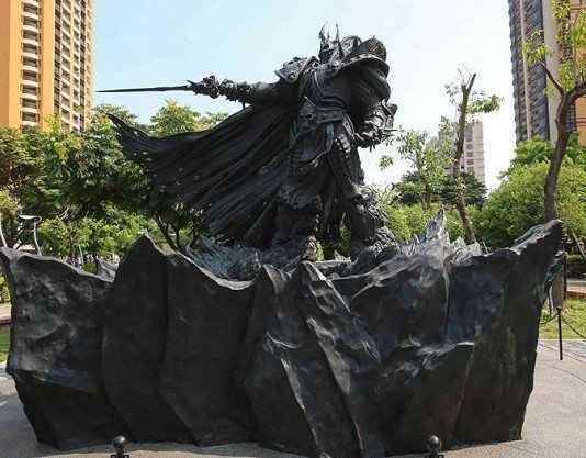 Arthas si erge a Taiwan, ecco la costruzione dell’imponente statua arthas