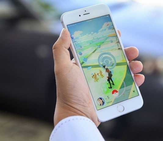Hideo Kojima gioca a Pokémon GO