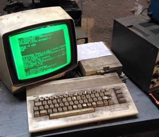 Un Commodore 64 è ancora utilizzato da un’officina di auto polacca