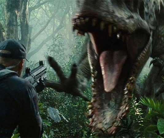 Colin Trevorrow: “Jurassic World 2 sarà più inquietante e ricco di suspense del primo film”