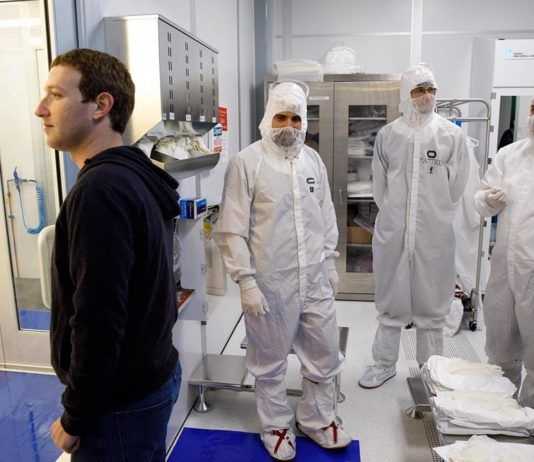 Zuckerberg nei laboratori Oculus. Qui, la tecnologia può trasformarvi in chiunque