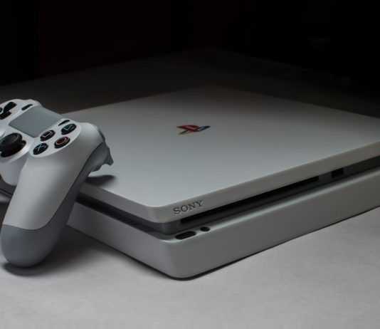 Vediamo assieme la PS4 Slim custom ispirata alla prima PlayStation