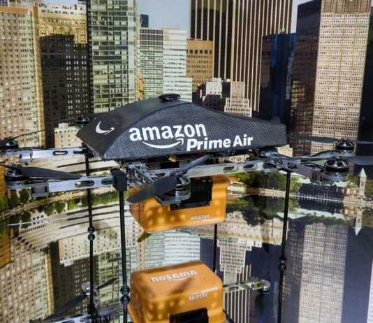 Amazon: brevettate le spedizioni con paracadute Amazon