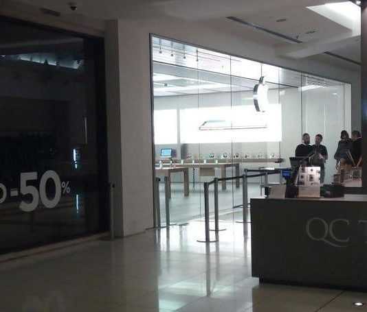 Passano la notte in auto per un iPhone 8 ma si ritrovano da soli! iPhone 8