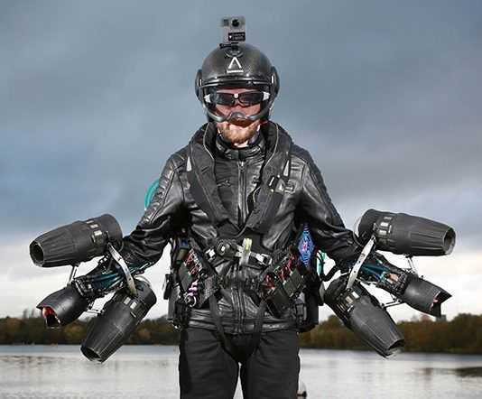 Volare come Iron Man è possibile con questa tuta! Iron Man