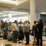 È scoppiata l’iPhone X mania, code fuori dagli Apple store