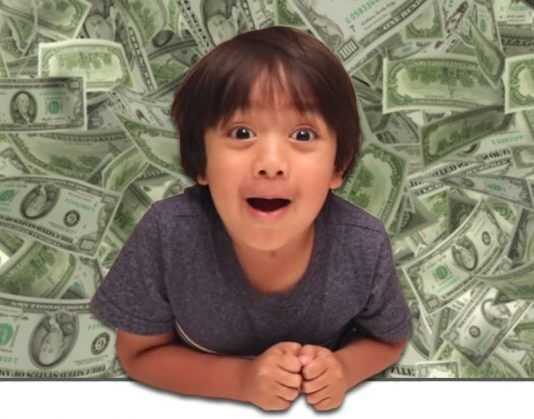 A soli sei anni ha già guadagnato 11 milioni con YouTube! Youtube