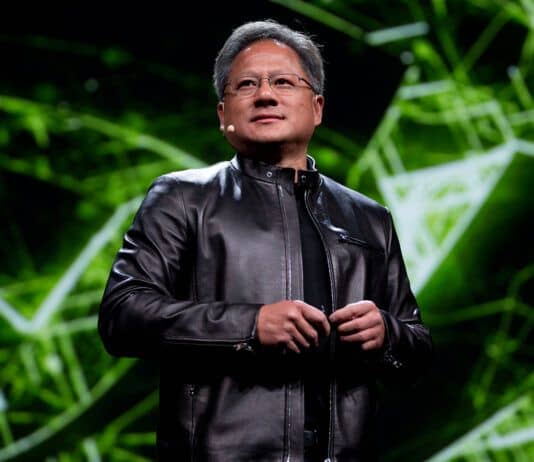 NVIDIA, saltata l’acquisizione di ARM e scatta una penale da 1,25 miliardi! Nvidia-CEO-crisi-chip-continua