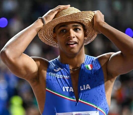 Lorenzo Simonelli come Rufy: festeggia la medaglia d’argento citando One Piece: “sarò il re dei pirati” lorenzo simonelli