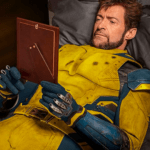 Deadpool e Wolverine: Hugh Jackman festeggia il primo posto al botteghino ricreando il celebre meme di Logan deadpool e wolverine hugh jackman logan meme