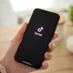 iPhone + TikTok: dopo il ban negli USA, dispositivi con l’app installata venduti a prezzi folli! iPhone TikTok